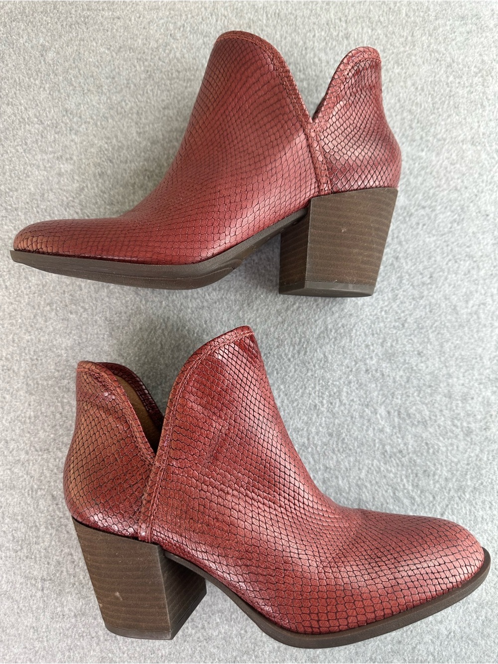 Lucky Brand Women's Beetrix Red Snake Print Leather Bootie V Cut Sides Size 9.5